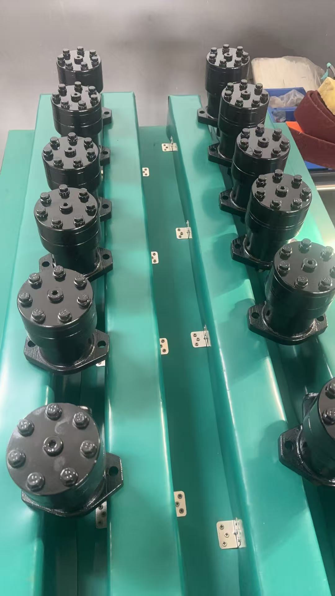 Com construir una sòlida línia de defensa de qualitat per a motors hidràulics? Mireu la nostra producció refinada